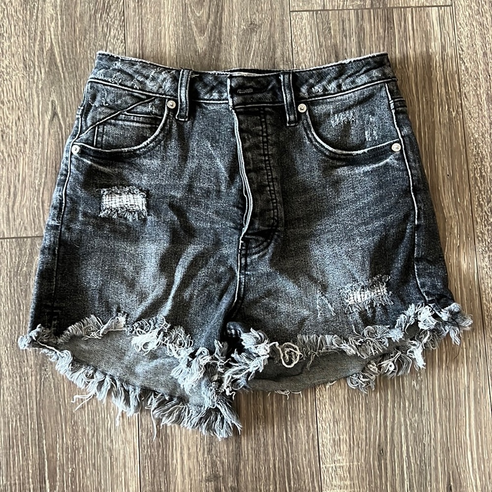 We the Free gray jean shorts size 27